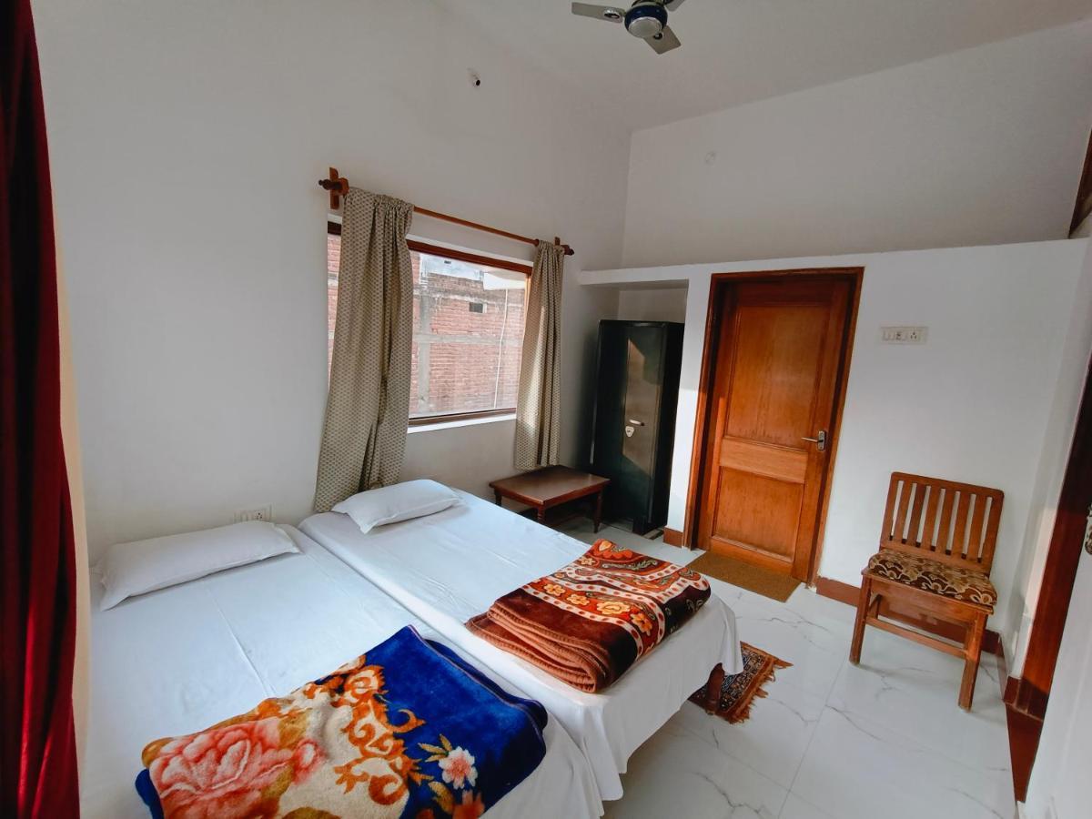 The Gupta Guest House Bodh Gaya Exteriör bild