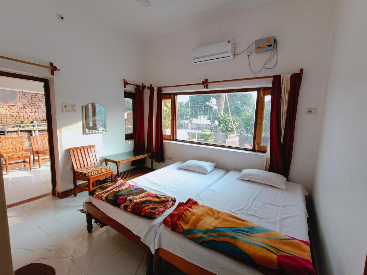 The Gupta Guest House Bodh Gaya Exteriör bild