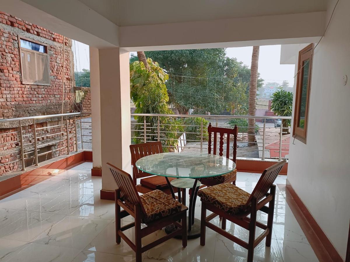 The Gupta Guest House Bodh Gaya Exteriör bild