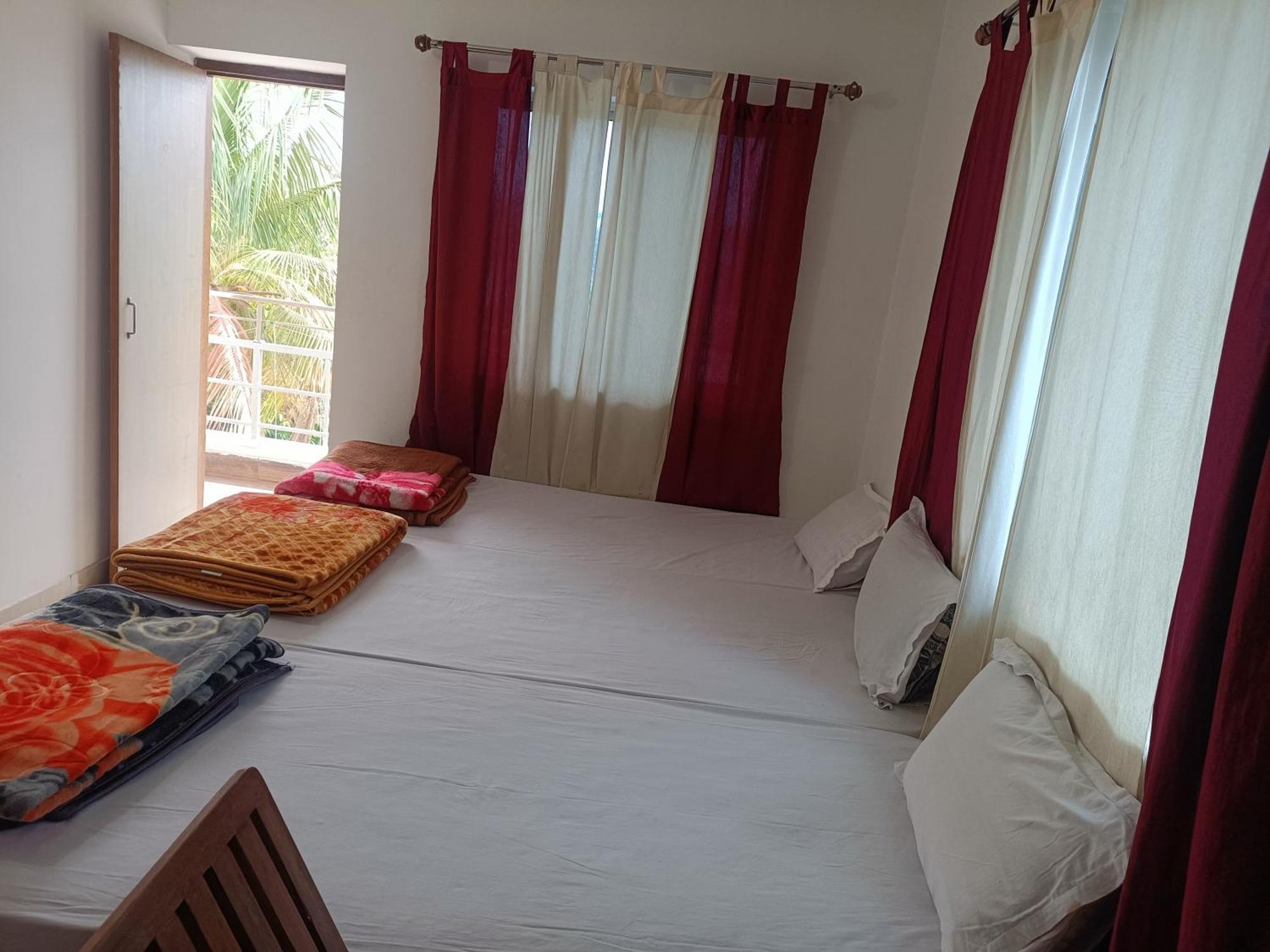 The Gupta Guest House Bodh Gaya Exteriör bild