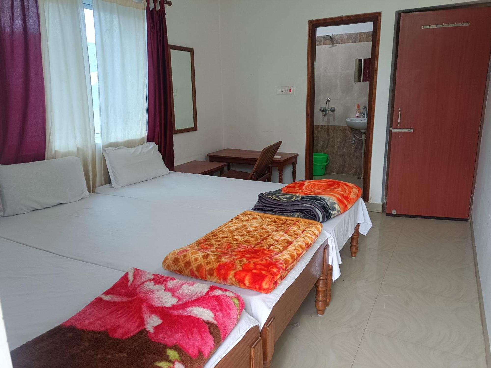 The Gupta Guest House Bodh Gaya Exteriör bild